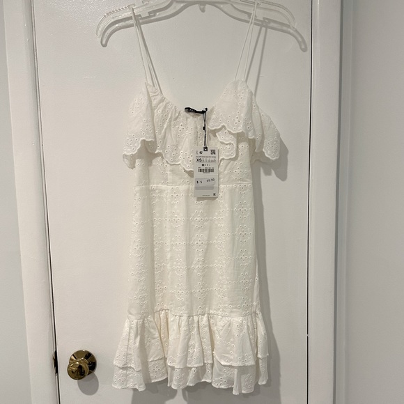 NWT Zara Openwork Embroidered Eyelet Dress - Picture 3 of 5